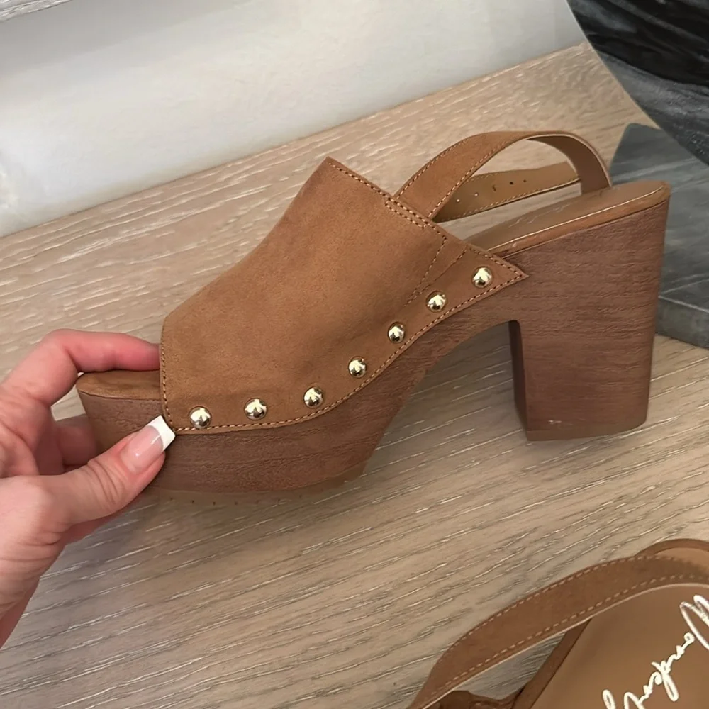Wonderly - Sandals/Clogs - NWOT - Picture 4 of 12